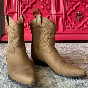 Cutest Ankle-high Cowboy Boots